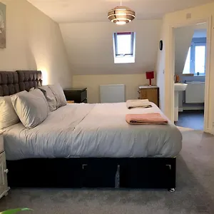 Entire 4 Bed Townhouse Holiday home Exeter