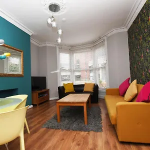 Holiday - Convention View 2 - Private Parking Apartment Harrogate